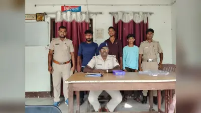 Katihar News : कटिहार के बलिया बेलौन में देसी पिस्टल व दो कारतूस के साथ तीन गिरफ्तार