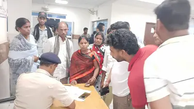 सीवान में अज्ञात ट्रक ने बैटरी व्हीलचेयर सवार दिव्यांग को कुचला, इलाज के दौरान मौत