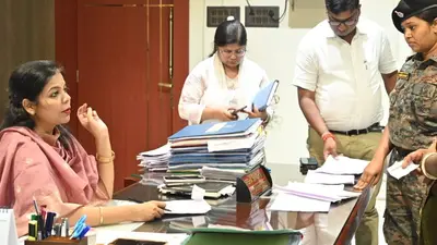 हाजीपुर: जनता दरबार में 272 परिवादों की सुनवाई, DM ने 7 दिन में कार्रवाई के दिए निर्देश