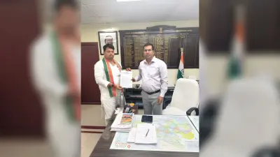 बक्सर: DRM से मिले कांग्रेस कमेटी जिलाध्यक्ष, इटाढ़ी रेलवे गुमटी को खोलने को लेकर की मांग ; सौंपा ज्ञापन
