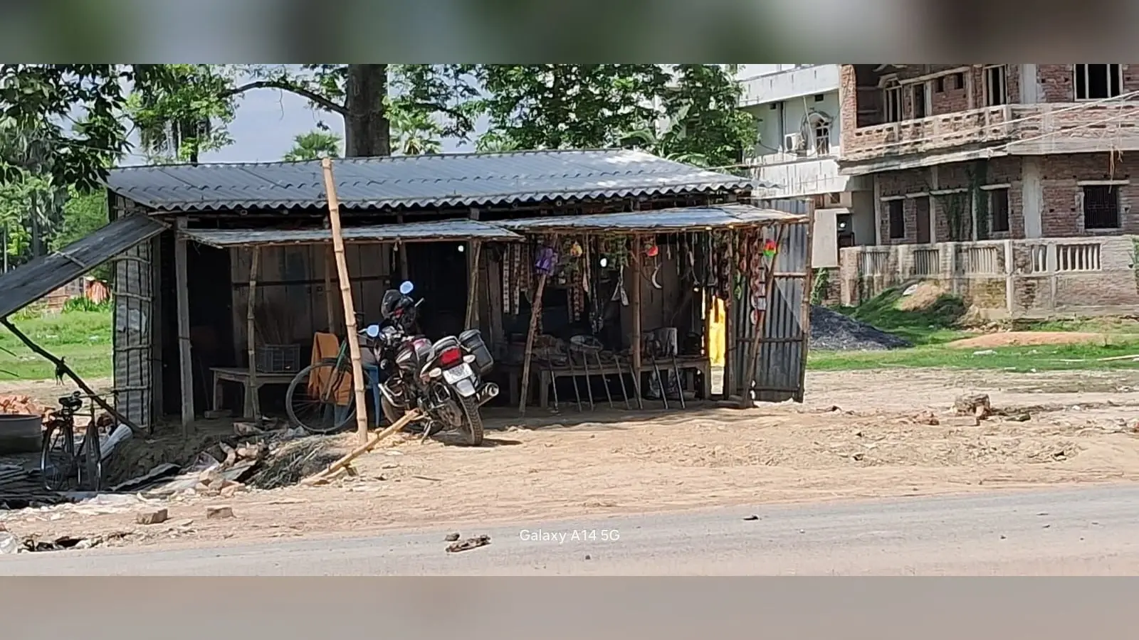 41 दिन बाद फिर हुआ सड़क अतिक्रमण, प्रशासन की कार्रवाई पर उठे सवाल