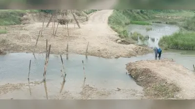 पुराना पुल तोड़ दिया, नया बना नहीं… 11 महीने से 10 गांवों की जिंदगी मुश्किल