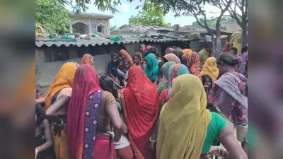 बाइक सवार को बचाने में पलटा ट्रैक्टर, चालक की मौके पर मौत