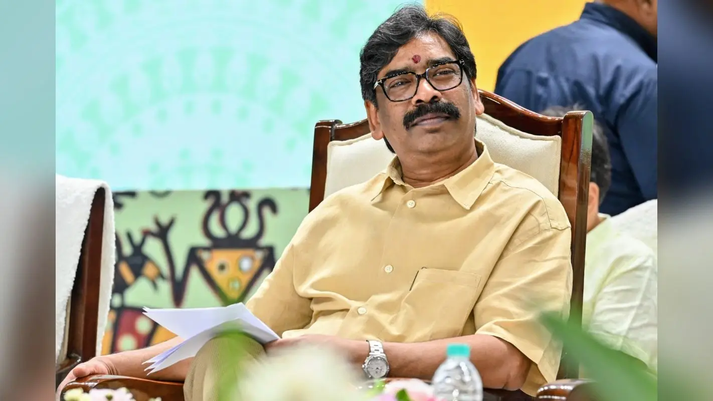 झारखंड में राज्यकर्मियों को झटका! अब प्रोबेशन अवधि पूरी होने के बाद ही मिलेगा प्रमोशन, हो रहा विरोध