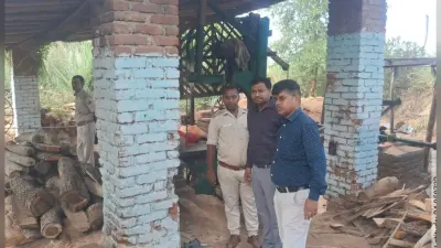 नवादा में अवैध आरा मिल पर वन विभाग की कार्रवाई, लकड़ी चीरने की मशीनें और अन्य उपकरण जब्त