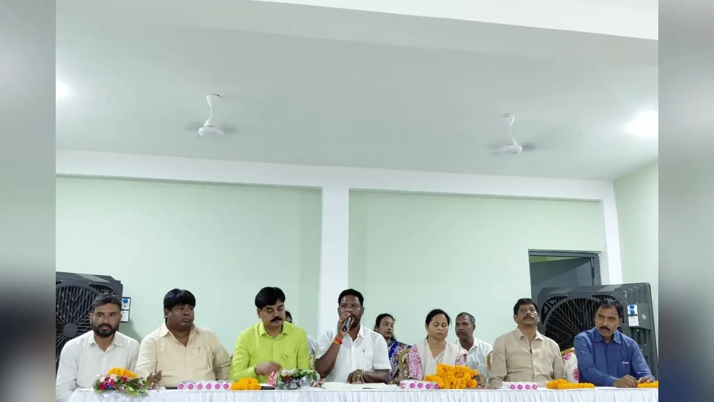 सरायकेला में JMM की बैठक: संगठन विस्तार और SIR को लेकर कार्यकर्ताओं को दिया गया टास्क