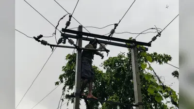 बिजली की आंख-मिचौली से बेहाल खरसावां, दो दिनों में करीब 20 घंटे बाधित रही आपूर्ति