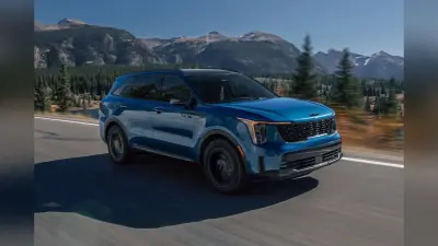 Kia की दो नई कारों का टीजर जारी, क्या Syros EV और Sorento Hybrid की एंट्री पक्की?