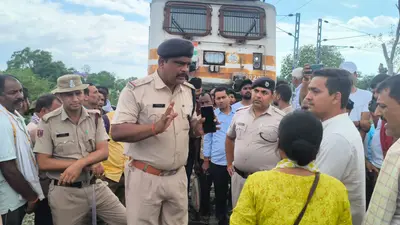 नवादा में सब-इंस्पेक्टर दंपत्ति से मारपीट, सीट विवाद में ट्रेन रुकवाई, काशीचक स्टेशन पर एक घंटे रोकी गई हावड़ा एक्सप्रेस