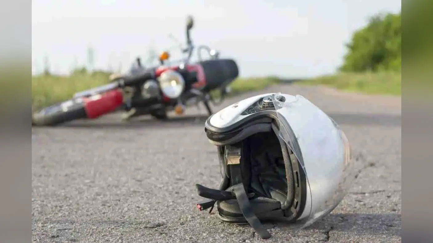 हादसे के बाद दोस्त छोड़कर भागा, रातभर सड़क पर तड़पता रहा 22 वर्षीय युवक