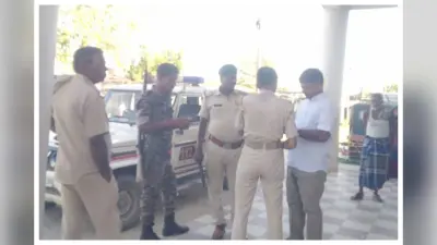 तेज रफ्तार ट्रैक्टर की टक्कर से स्कूटी सवार मां की मौत, बेटा गंभीर घायल, आक्रोशित लोगों ने किया सड़क जाम