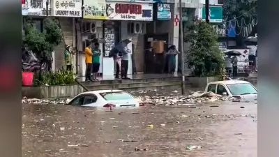 मुंबई में मानसून का रौद्र रूप, 4 दिनों में 400 मिमी बारिश, तस्वीरों में देखें शहर का हाल