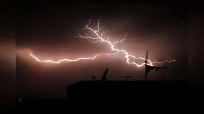 Rain Warning: 4 राज्यों में रेड अलर्ट, महाराष्ट्र में आफत की बरसात, मानसून का कहर