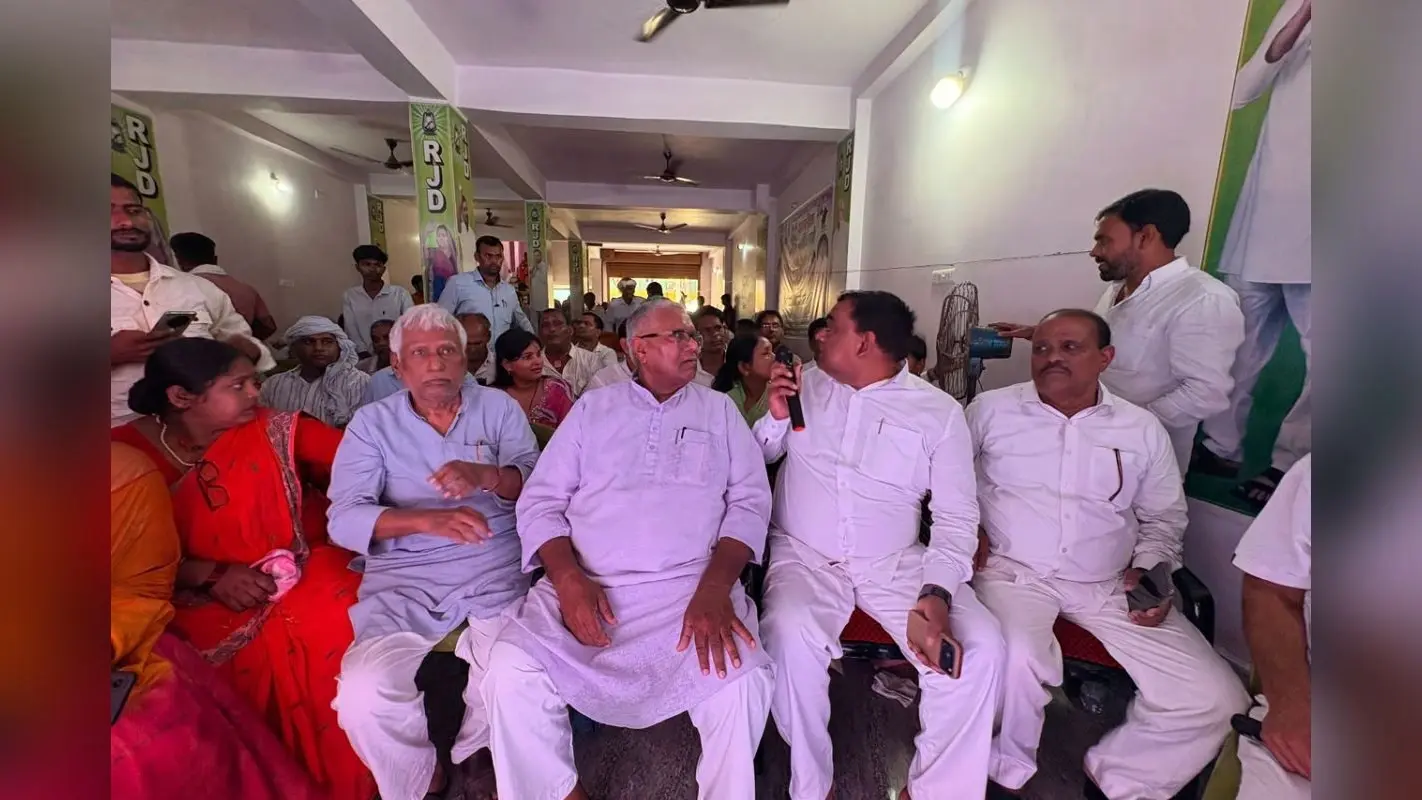 नवादा में राजद का 30वां स्थापना दिवस: तेजस्वी यादव बोले—बिहार में कानून-व्यवस्था चौपट, बेरोजगारी-महंगाई पर सरकार को घेरा