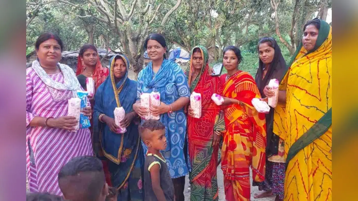 350 महिलाओं को बांटे गए सेनेटरी पैड, मासिक धर्म स्वच्छता को लेकर किया गया जागरूक