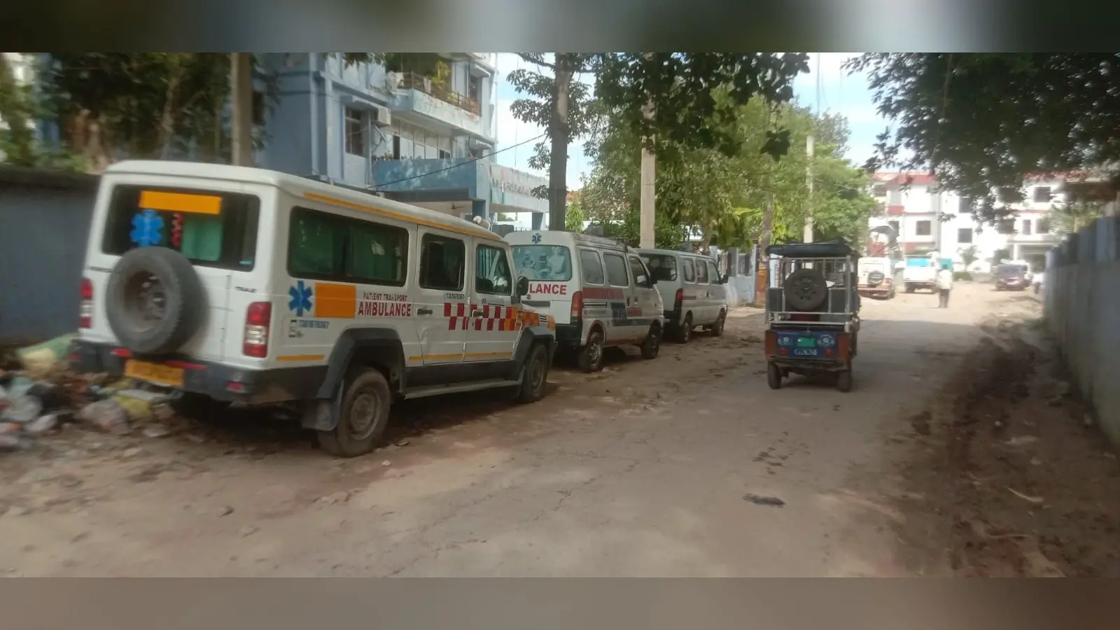 सासाराम सदर अस्पताल में फिर सक्रिय हुआ निजी एंबुलेंस, प्रशासनिक आदेश के बाद भी नहीं थमी दलालों की दखल
