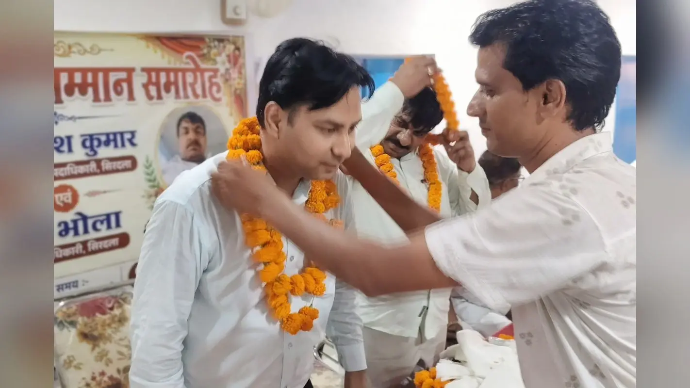 नवादा: सिरदला में बीडीओ-सीओ का तबादला, जनप्रतिनिधियों ने दिया सम्मानपूर्वक विदाई