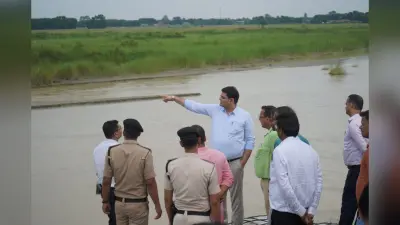 संभावित बाढ़ व नदी कटाव को लेकर जिला प्रशासन अलर्ट: डीएम ने किया संवेदनशील क्षेत्रों का निरीक्षण