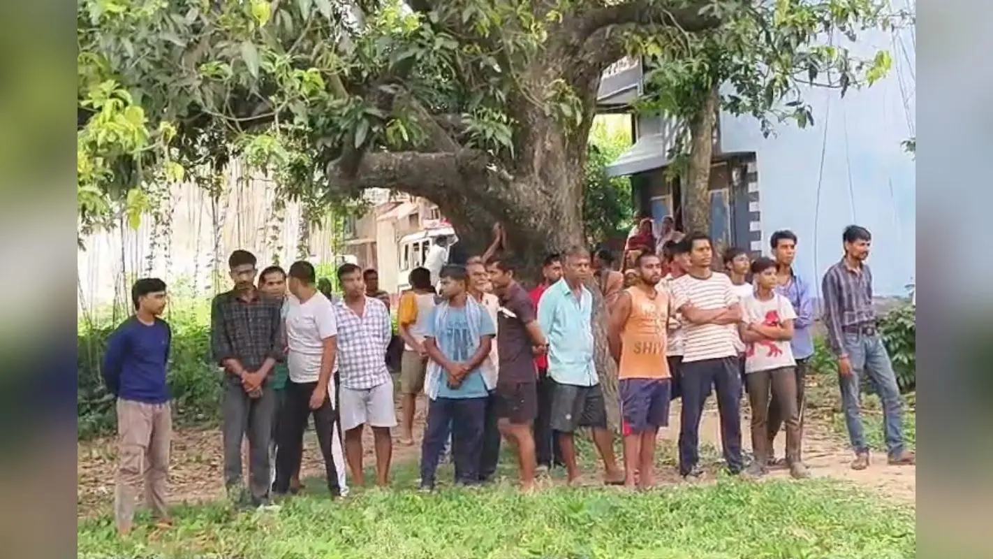 झाड़ी में मिला 26 वर्षीय युवक का शव, जमीन विवाद या रात की मारपीट? पुलिस हर एंगल से कर रही जांच
