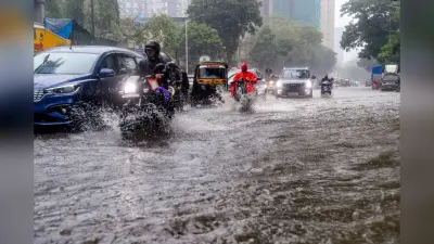 मुंबई Rain Alert: भारी बारिश से कुर्ला में एक की मौत, बाल-बाल बचा अंबानी का काफिला