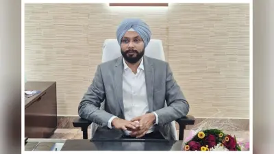 डीएम के दौरे में सामने आईं थरूहट की समस्याएं, सभी विभागों को कार्रवाई के निर्देश