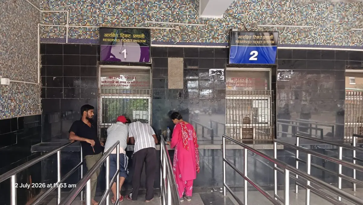 जमालपुर स्टेशन पर अब मात्र एक काउंटर से मिलेगा रिजर्वेशन टिकट, तत्काल यात्रियों की बढ़ेगी मुश्किल