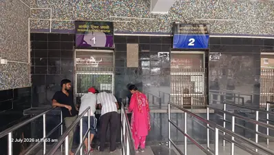 जमालपुर स्टेशन पर अब मात्र एक काउंटर से मिलेगा रिजर्वेशन टिकट, तत्काल यात्रियों की बढ़ेगी मुश्किल