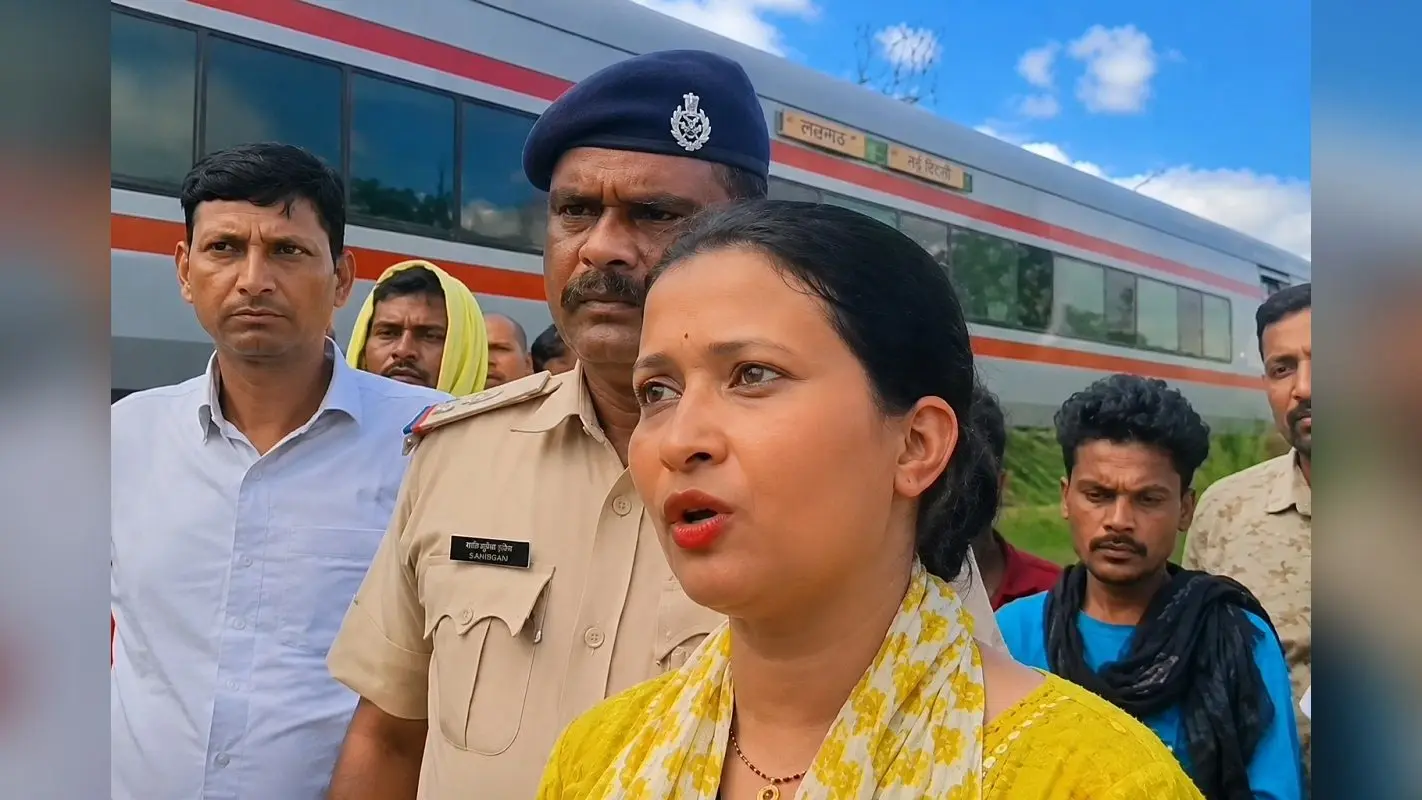 गया-हावड़ा एक्सप्रेस में हुड़दंगियों की दबंगई! झारखंड की महिला दारोगा, पति और बच्चे की कर दी पिटाई