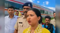 गया-हावड़ा एक्सप्रेस में हुड़दंगियों की दबंगई! झारखंड की महिला दारोगा, पति और बच्चे की कर दी पिटाई