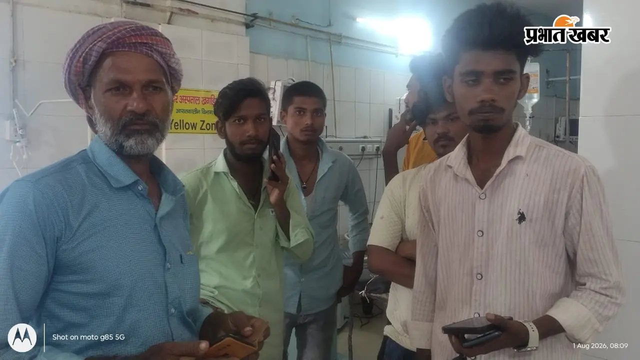 सदर अस्पताल में शव का पोस्टमार्टम कराने पहुंचे परिजन | Prabhat Khabar Network सदर अस्पताल में शव का पोस्टमार्टम कराने पहुंचे परिजन | Prabhat Khabar Network