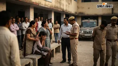 छात्र पर थी चपरासी की गंदी नजर, पिस्टल के बट से हमला, पॉक्सो एक्ट में कार्रवाई की मांग