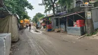 सालमारी बाजार में अतिक्रमण से आधी रह गई सड़क, रोजाना लग रहा भीषण जाम
