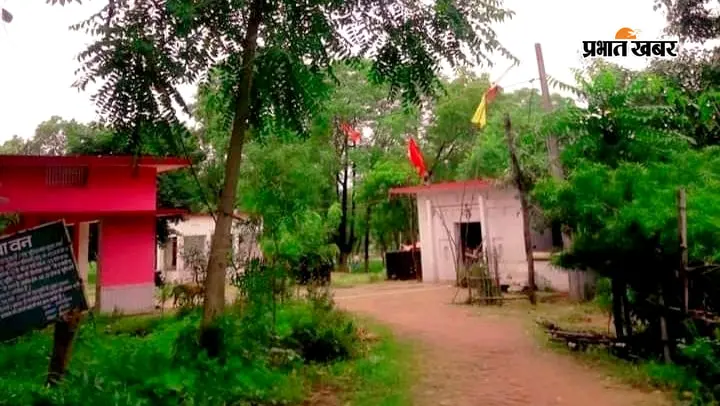 फोटो कैप्शन : विनोबा वन स्थित कंचनेश्वर मंदिर | Prabhat Khabar Network फोटो कैप्शन : विनोबा वन स्थित कंचनेश्वर मंदिर | Prabhat Khabar Network