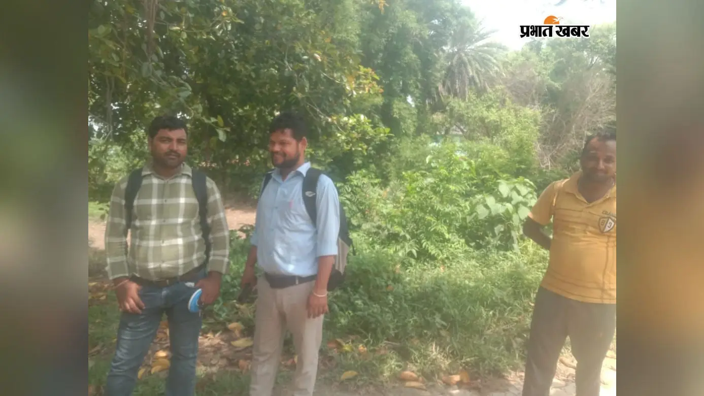 दुबराजपुर से आंगनबाड़ी केंद्र तक पहुँचने वाली बदहाल सड़क के जल्द बहुरेंगे दिन, अधिकारियों ने लिया जायजा | Prabhat Khabar Network दुबराजपुर से आंगनबाड़ी केंद्र तक पहुँचने वाली बदहाल सड़क के जल्द बहुरेंगे दिन, अधिकारियों ने लिया जायजा | Prabhat Khabar Network