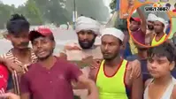 Video : धर्म अलग, दोस्ती एक... हिंदू-मुस्लिम दोस्तों ने जय भोले कहते हुए उठाया कांवड़