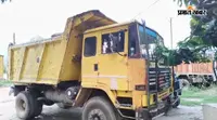 मोतिहारी में भू-माफियाओं पर प्रशासन का शिकंजा, सरकारी जमीन पर अवैध मिट्टी भराई रुकवाई, हाइवा और स्कूटी जब्त