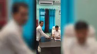 तीन माह से पेयजल संकट झेल रहे चार वार्डों के ग्रामीणों ने बीडीओ से लगाई गुहार, जल्द समाधान का मिला आश्वासन