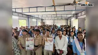 औरंगाबाद में 'पुलिस दीदी' अभियान के तहत छात्राओं को किया जागरूक, महिला सुरक्षा और साइबर अपराध से बचाव की दी जानकारी