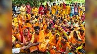 सारण के अमनौर में 48 घंटे के अखंड अष्टयाम के लिए निकली विशाल कलश यात्रा, जयकारों से गूंजा इलाका