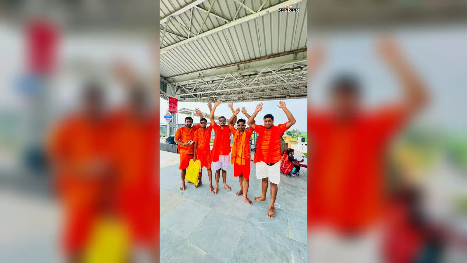 टेढ़ागाछ हॉल्ट से रवाना होते कावरिया | Prabhat Khabar Network टेढ़ागाछ हॉल्ट से रवाना होते कावरिया | Prabhat Khabar Network