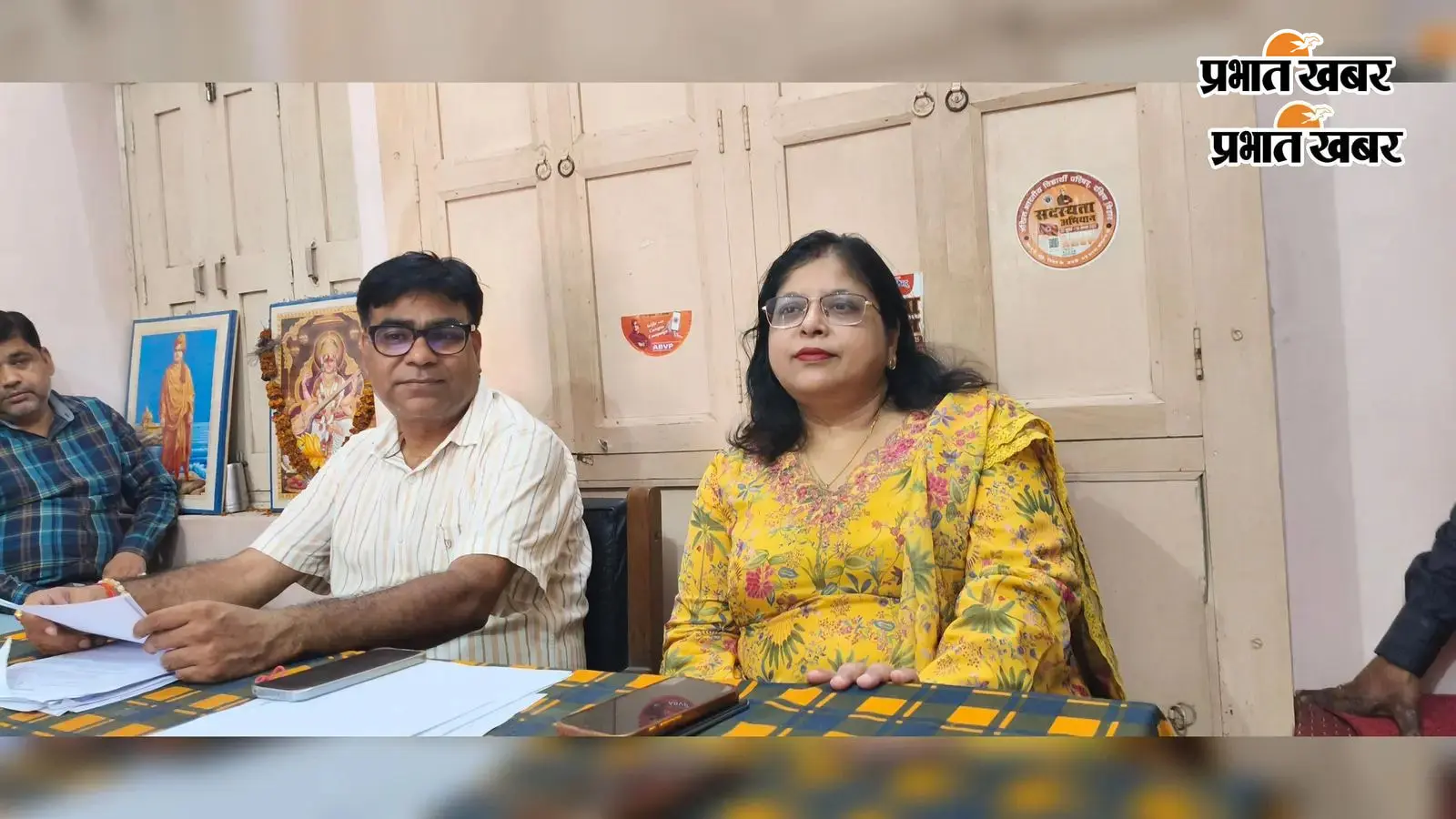 प्रेसवार्ता करती महिला चिकित्सक गिशु स्वेता प्रेसवार्ता करती महिला चिकित्सक गिशु स्वेता