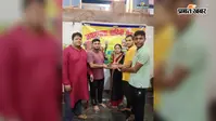 जयमंगला वाहिनी परिवार ने श्रद्धालुओं के बीच बांटे पौधे, पर्यावरण संरक्षण का दिलाया संकल्प