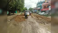 रोहतास: चेनारी में रिमझिम बारिश से मौसम हुआ सुहावना, सड़कों पर जलजमाव और कीचड़ से बढ़ी परेशानी