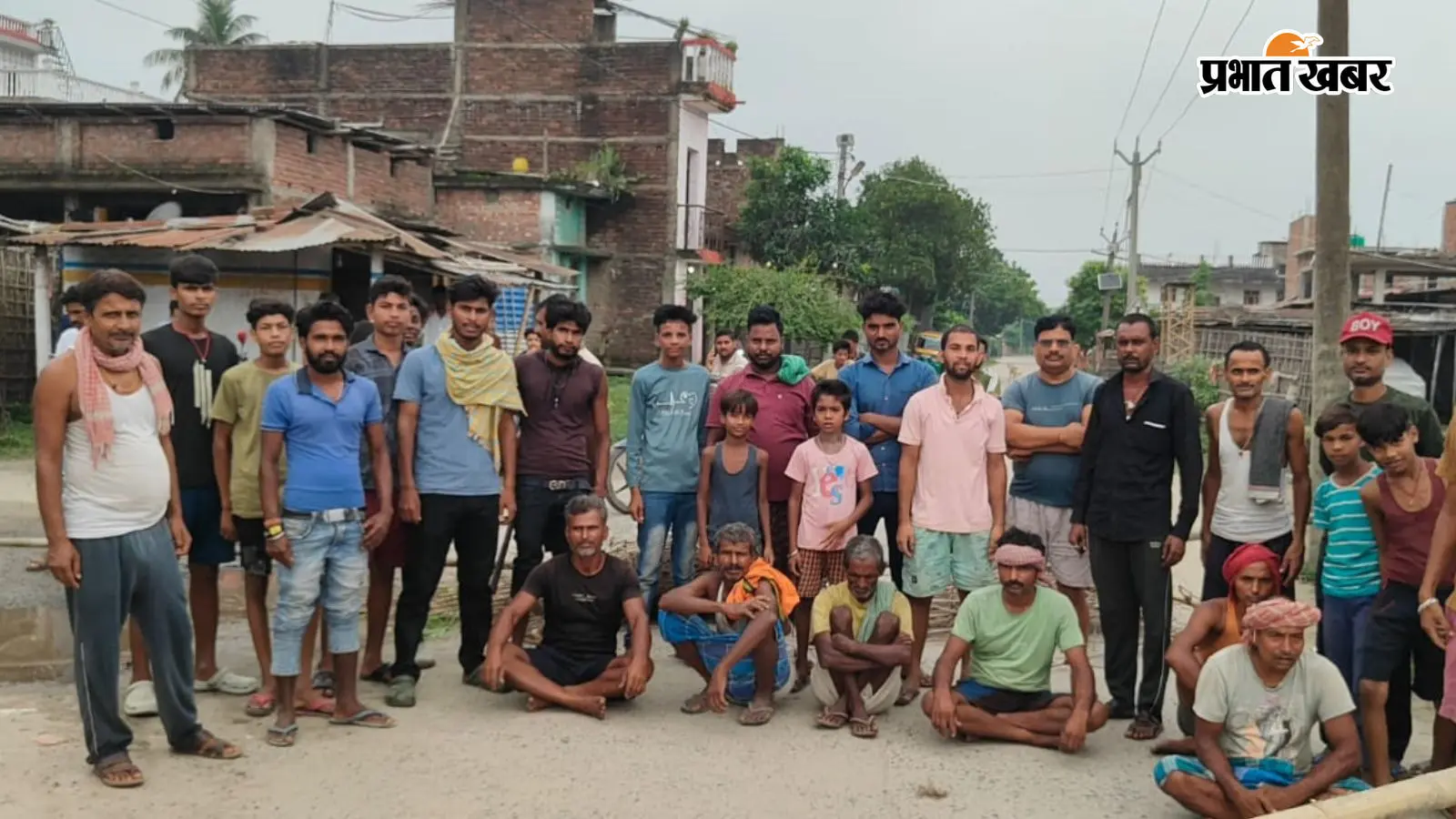 प्रदर्शन करते किसान. प्रदर्शन करते किसान.