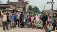 खाद की कालाबाजारी और अवैध वसूली के विरोध में किसानों ने सड़क जाम किया, प्रशासन से कार्रवाई की मांग