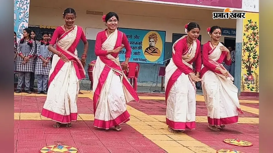 नृत्य प्रस्तुत करती छात्राएं | Prabhat Khabar Network नृत्य प्रस्तुत करती छात्राएं | Prabhat Khabar Network