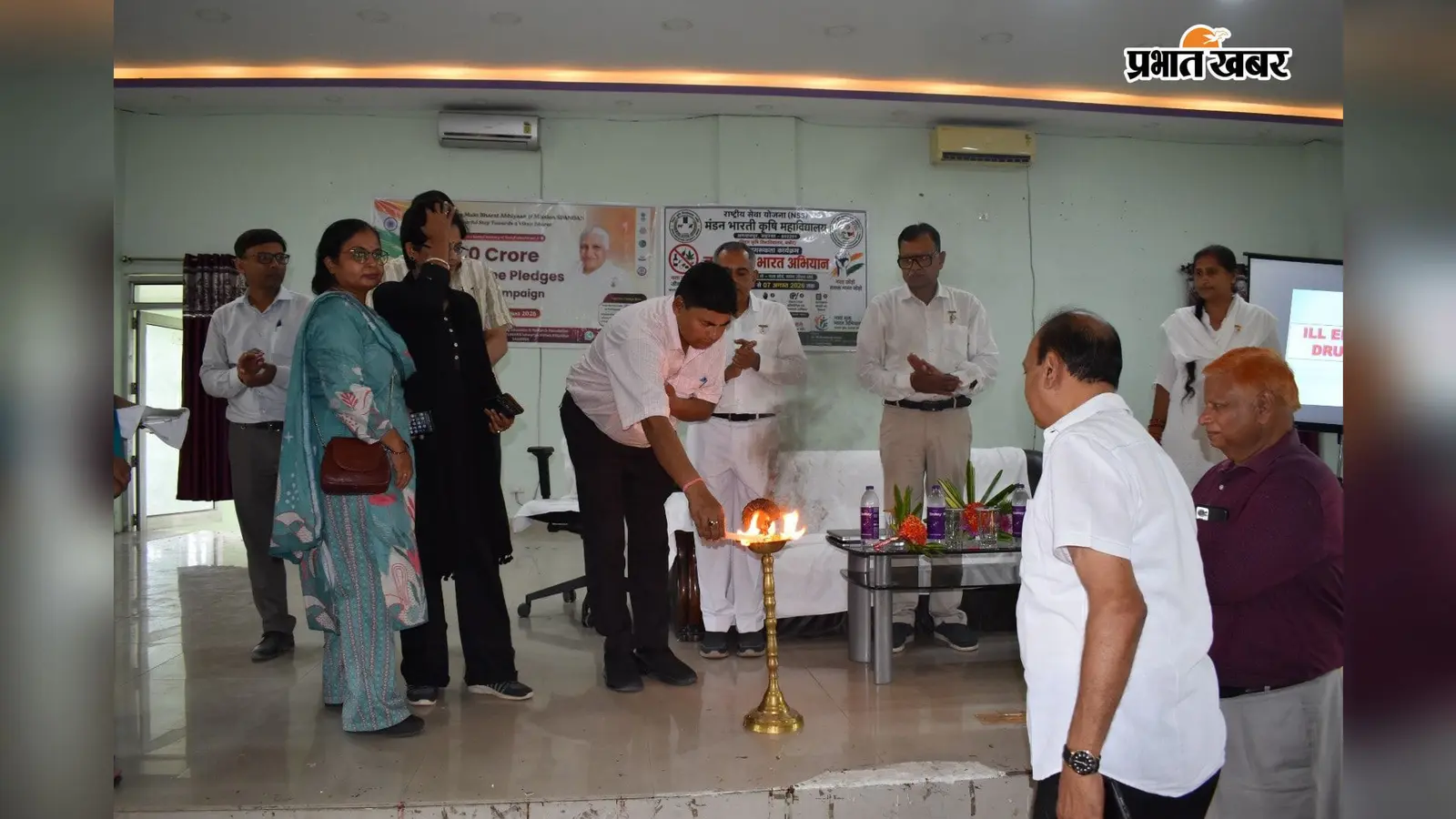 फोटो - उद्घाटन करते अतिथि | Prabhat Khabar Network फोटो - उद्घाटन करते अतिथि | Prabhat Khabar Network