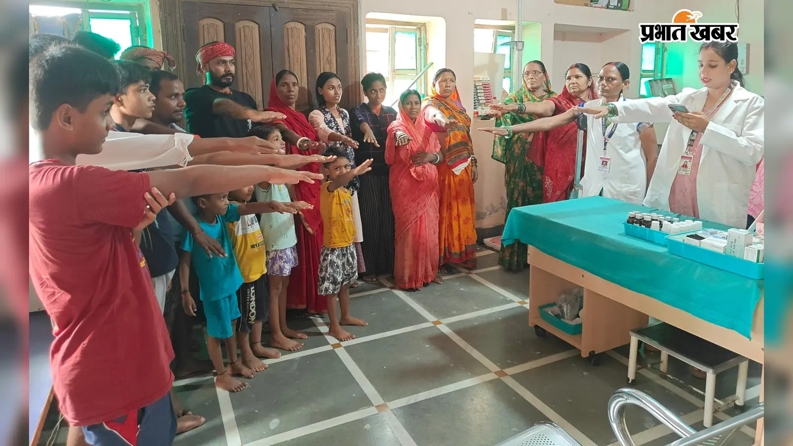 फोटो -राजपुर में शपथ लेती एएनएम व स्वास्थ्य कर्मी फोटो -मुस्तफापुर आरोग्य मंदिर के समक्ष में शपथ लेते स्वास्थ्य कर्मी व ग्रामीण | Prabhat Khabar Network फोटो -राजपुर में शपथ लेती एएनएम व स्वास्थ्य कर्मी फोटो -मुस्तफापुर आरोग्य मंदिर के समक्ष में शपथ लेते स्वास्थ्य कर्मी व ग्रामीण | Prabhat Khabar Network