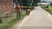 Darbhanga News: पहली सोमवारी पर गंगेश्वरस्थान के लिए निकले शिवभक्त, गौतमाश्रम के सप्तकुंड से उठाया जल
