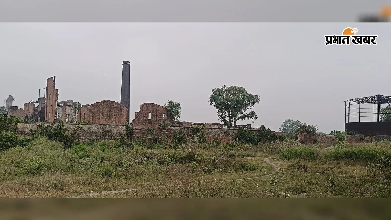 तीन दशक से ढहता विरासत अब खंडहर में तब्दील | Prabhat Khabar Network तीन दशक से ढहता विरासत अब खंडहर में तब्दील | Prabhat Khabar Network